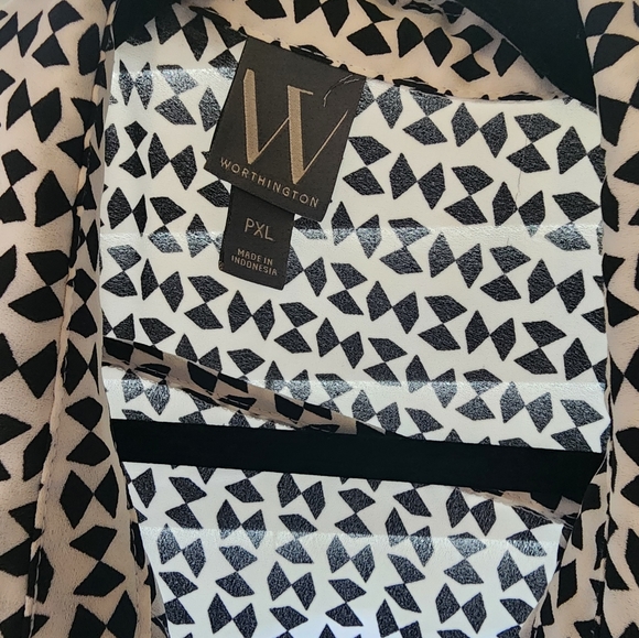 Geometric Shape Blouse - Picture 2 of 3